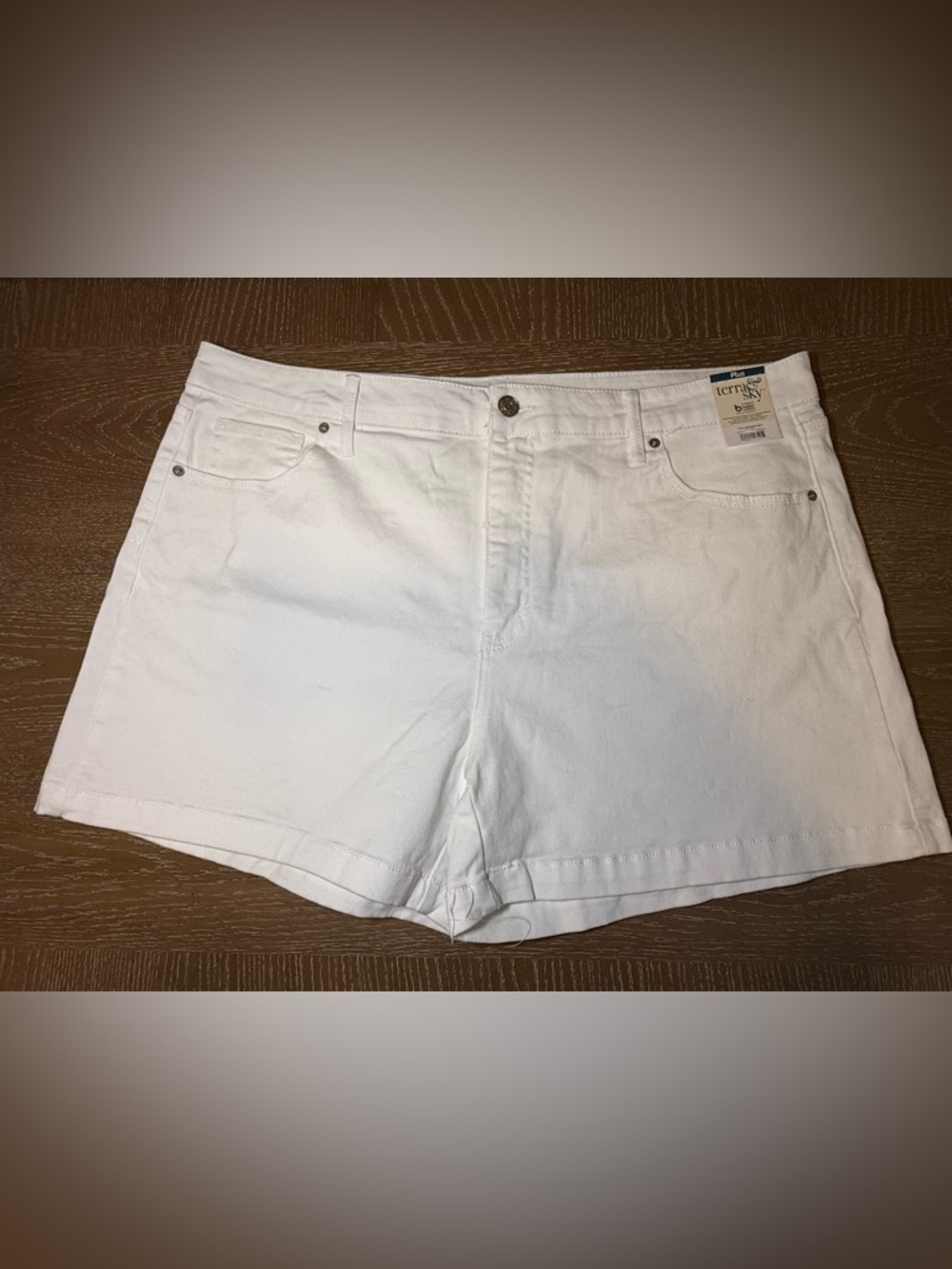 Terra & Sky White Denim High-Rise Jean Shorts 20W
